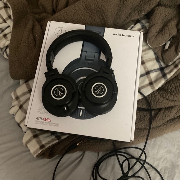 ATH-M40x Studio headphones - Picture 1 of 3